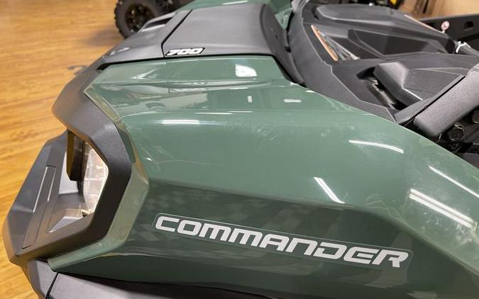 2023 Can-Am® Commander DPS 700