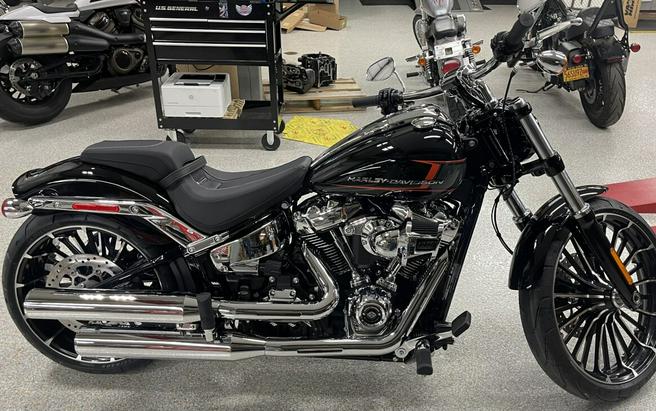 2024 Harley-Davidson Breakout Vivid Black