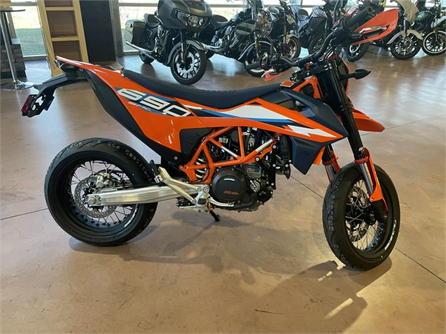 2024 KTM 690 SMC R