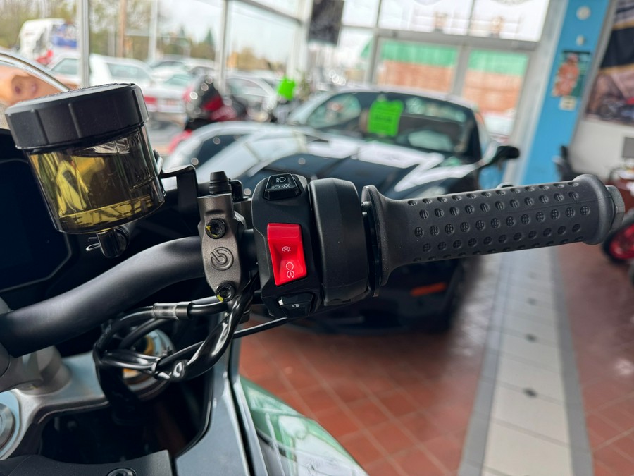 2024 Moto Guzzi V100 Mandello S