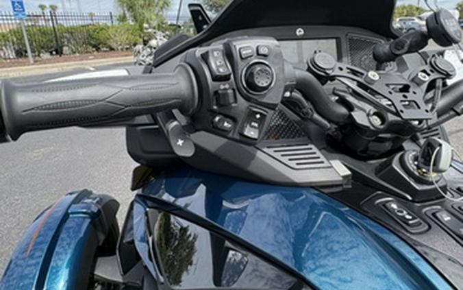 2023 Can-Am Spyder RT Limited Dark Wheels