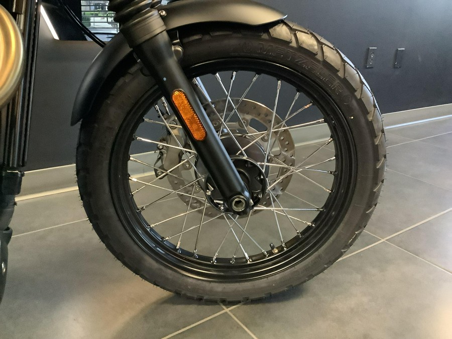 New 2025 Triumph SCRAMBLER 900