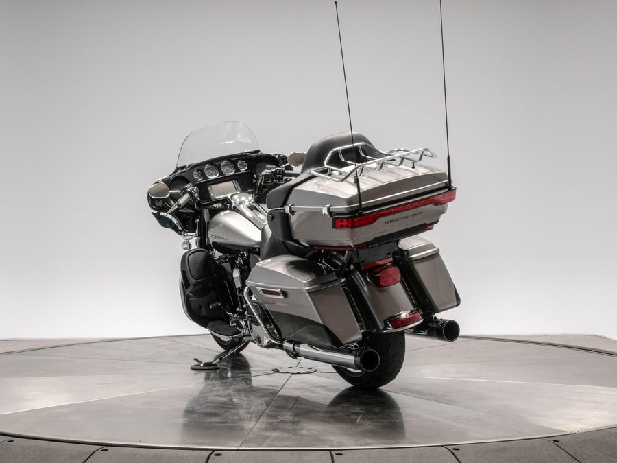 2016 HARLEY-DAVIDSON FLHTK LIMITED in Brilliant Silver/Vivid Black