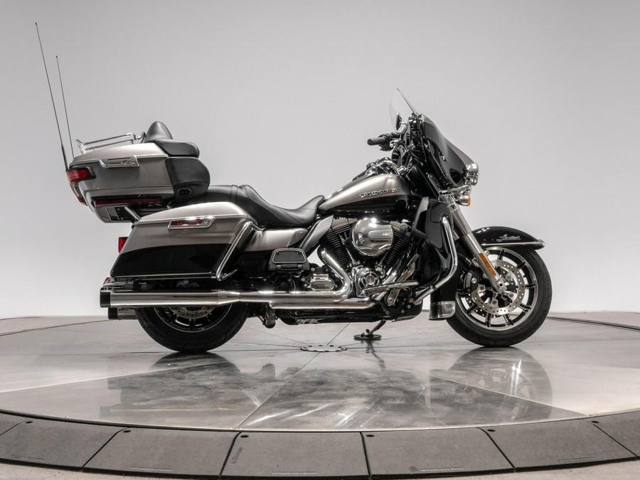 2016 HARLEY-DAVIDSON FLHTK LIMITED in Brilliant Silver/Vivid Black