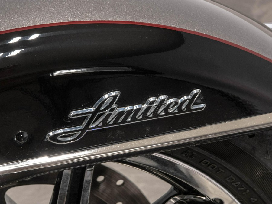 2016 HARLEY-DAVIDSON FLHTK LIMITED in Brilliant Silver/Vivid Black