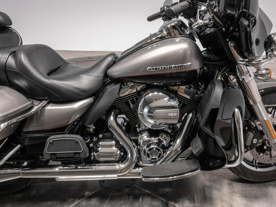 2016 HARLEY-DAVIDSON FLHTK LIMITED in Brilliant Silver/Vivid Black