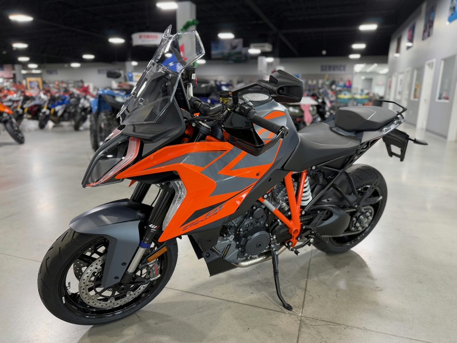 2024 KTM Super Duke 1290 GT
