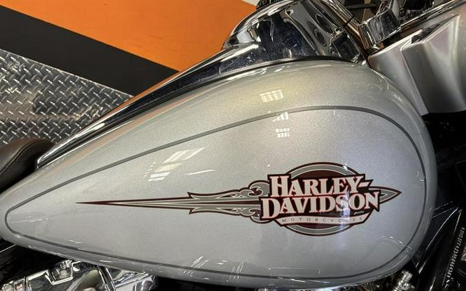 2010 Harley-Davidson® FLHTC - Electra Glide® Classic