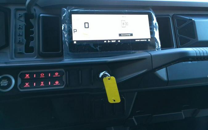 2026 Can-Am Defender MAX LONE STAR HD11
