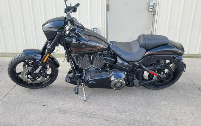 2016 Harley-Davidson® FXSE - CVO™ Pro Street Breakout®