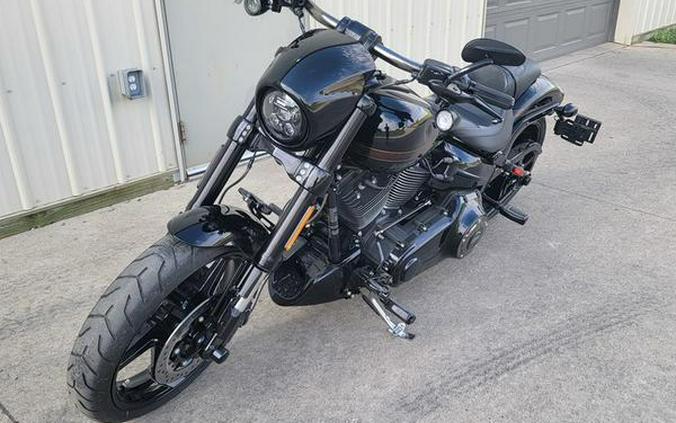 2016 Harley-Davidson® FXSE - CVO™ Pro Street Breakout®