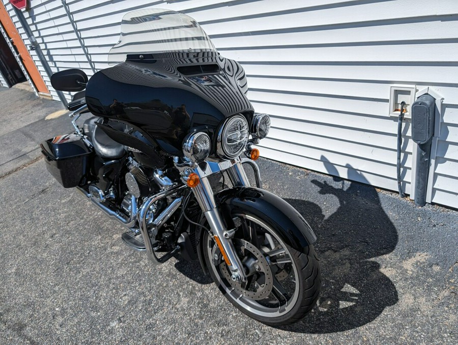 2017 Harley-Davidson Street Glide® Vivid Black