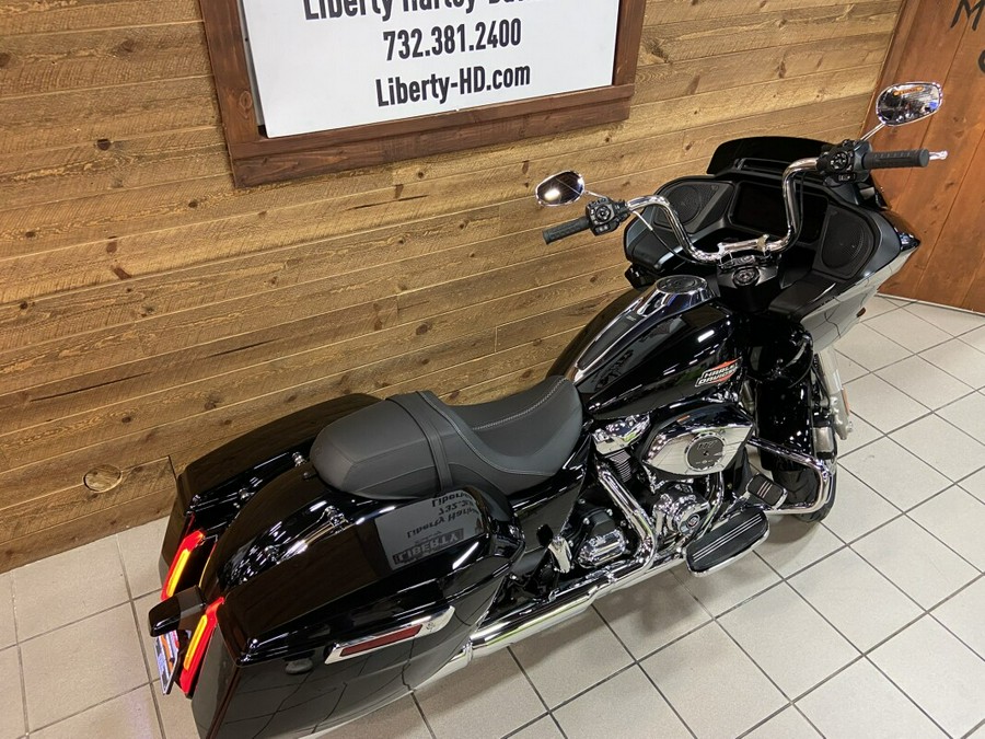 2025 Harley-Davidson Road Glide® Vivid Black FLTRX