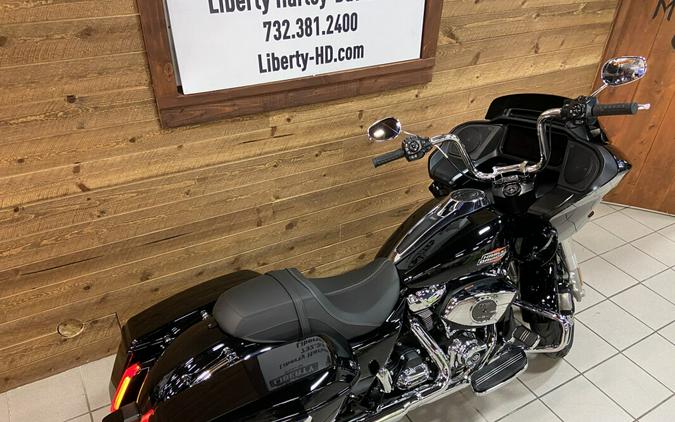 2025 Harley-Davidson Road Glide® Vivid Black FLTRX