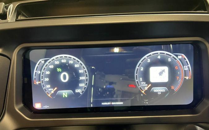 2025 Harley-Davidson Road Glide® Vivid Black FLTRX