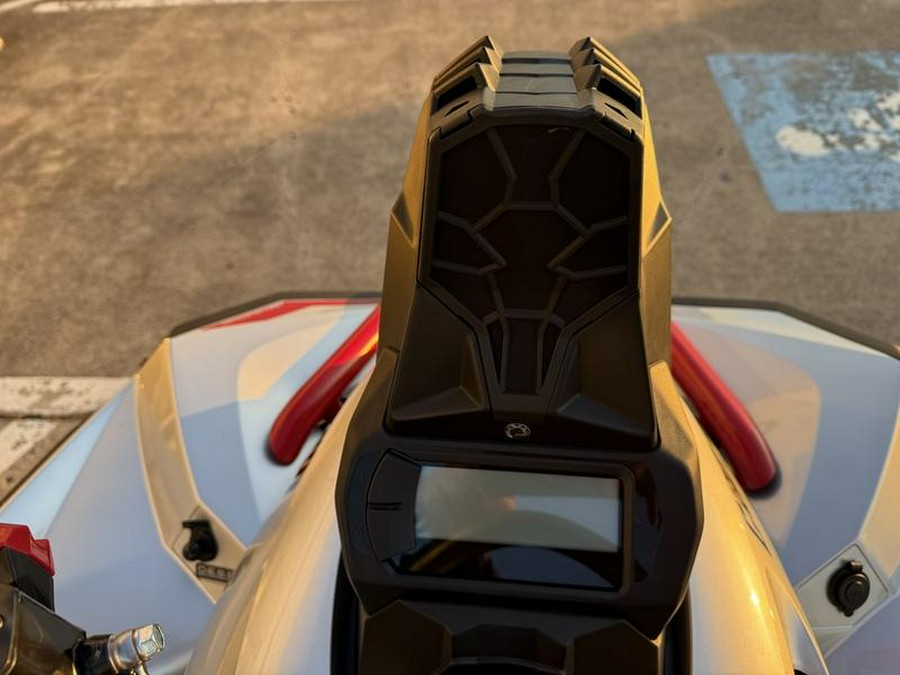 2026 Can-Am® Renegade X mr 1000 R Hyper Silver & Legion Red