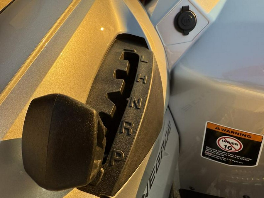 2026 Can-Am® Renegade X mr 1000 R Hyper Silver & Legion Red