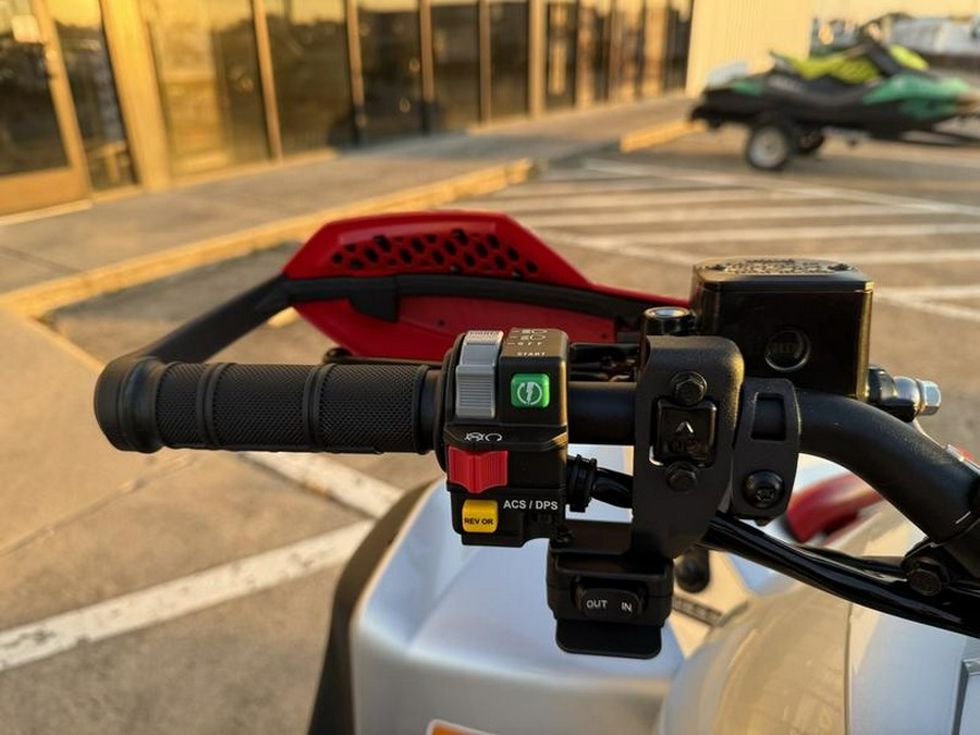 2026 Can-Am® Renegade X mr 1000 R Hyper Silver & Legion Red