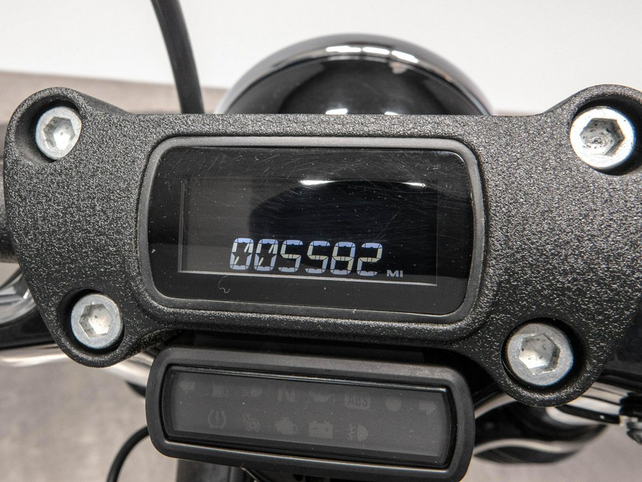 2019 HARLEY-DAVIDSON FXBB STREET BOB in Industrial Gray Denim