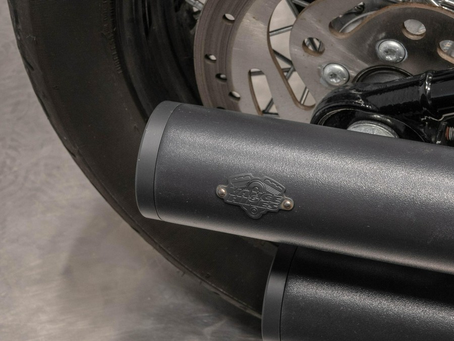 2019 HARLEY-DAVIDSON FXBB STREET BOB in Industrial Gray Denim