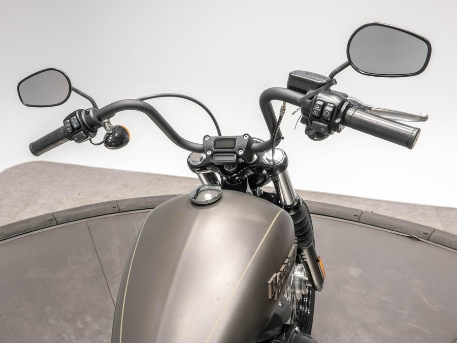 2019 HARLEY-DAVIDSON FXBB STREET BOB in Industrial Gray Denim