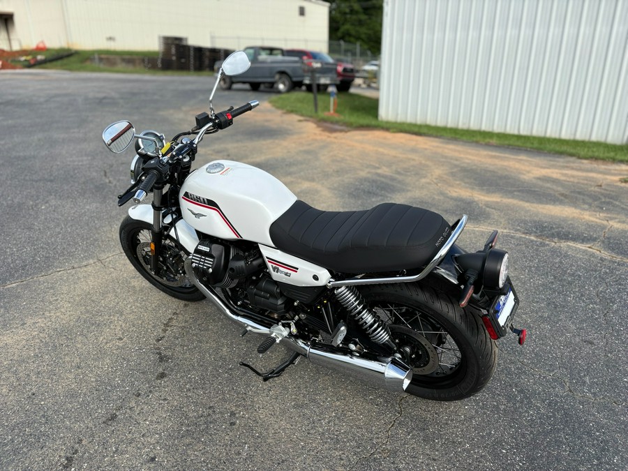 2027 Moto Guzzi V7 Special
