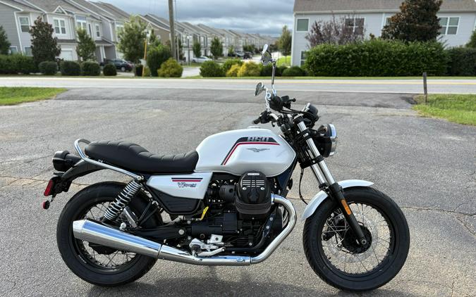 2027 Moto Guzzi V7 Special