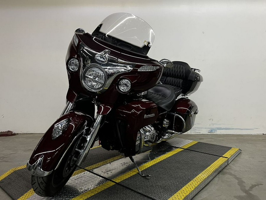 2021 Indian Motorcycle® Roadmaster® Thunder Black Pearl