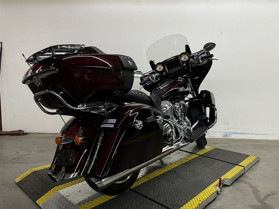 2021 Indian Motorcycle® Roadmaster® Thunder Black Pearl