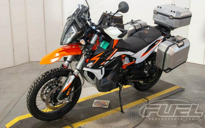 2021 KTM Adventure 890 R