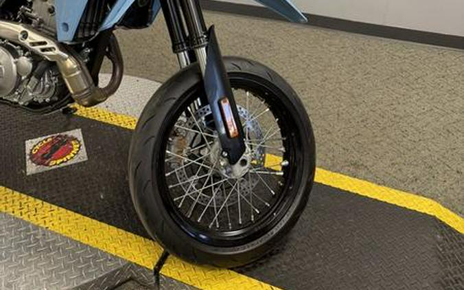 2025 Suzuki DR-Z4SM