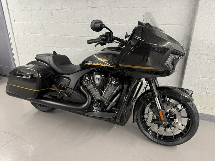 2026 Indian CHALLENGER DARK HORSE 112 W/ Powerband