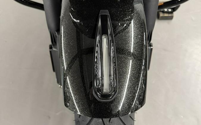 2026 Indian CHALLENGER DARK HORSE 112 W/ Powerband