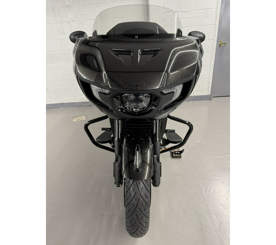 2026 Indian CHALLENGER DARK HORSE 112 W/ Powerband
