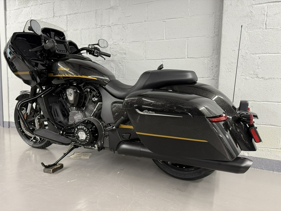 2026 Indian CHALLENGER DARK HORSE 112 W/ Powerband