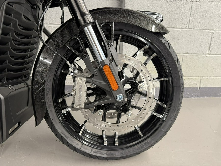 2026 Indian CHALLENGER DARK HORSE 112 W/ Powerband