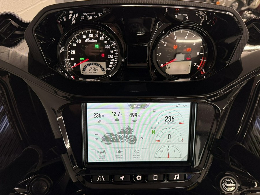 2026 Indian CHALLENGER DARK HORSE 112 W/ Powerband