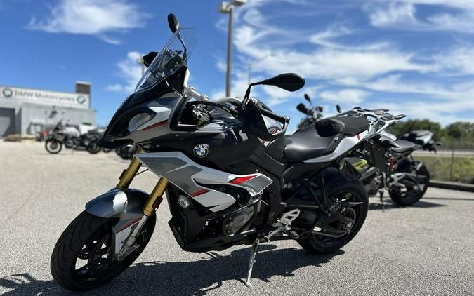 2016 BMW S 1000 XR Light White / Granite Grey Metallic / Racing Red