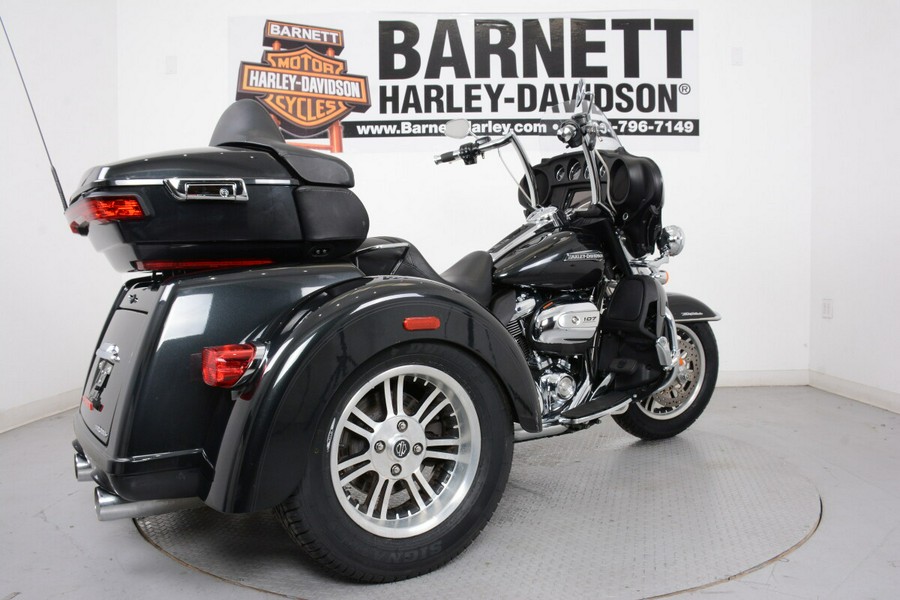 2018 Harley-Davidson FLHTCUTG Tri Glide Ultra