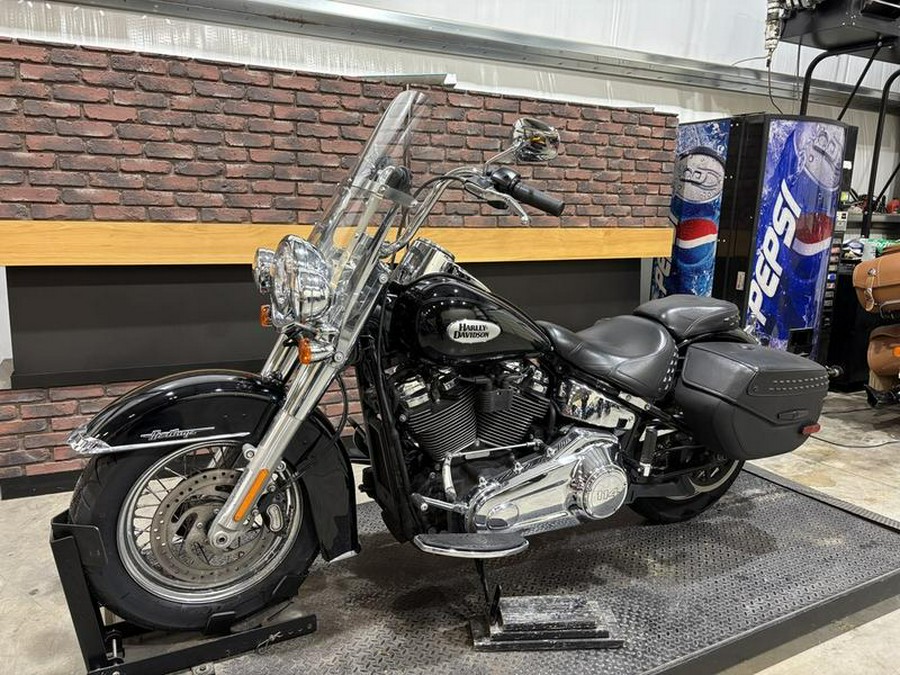2022 Harley-Davidson® FLHCS - Heritage Classic 114
