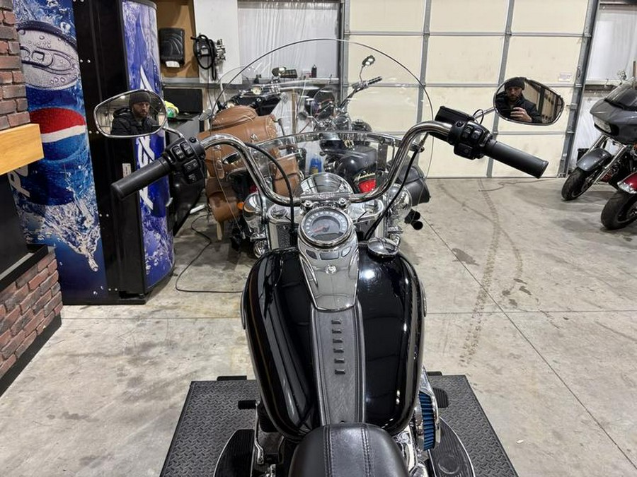 2022 Harley-Davidson® FLHCS - Heritage Classic 114