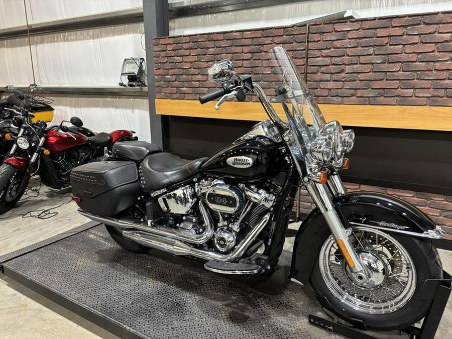 2022 Harley-Davidson® FLHCS - Heritage Classic 114