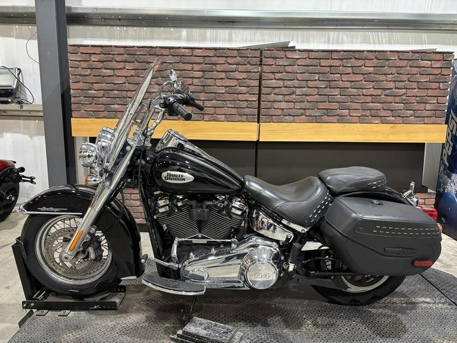 2022 Harley-Davidson® FLHCS - Heritage Classic 114