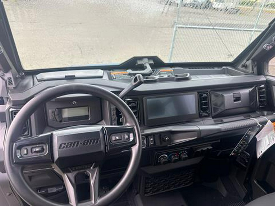 2026 Can-Am Defender Limited HD11