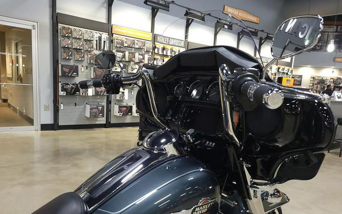 2025 Harley-Davidson® FLHTCUTG - Tri Glide® Ultra