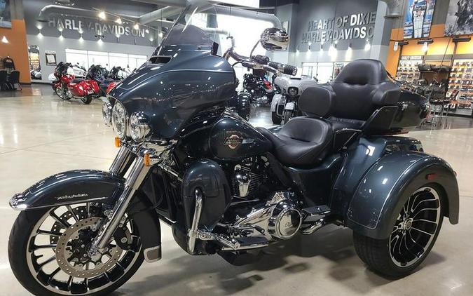 2025 Harley-Davidson® FLHTCUTG - Tri Glide® Ultra