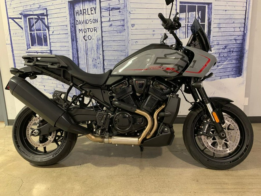 2026 Harley-Davidson® Pan America® 1250 ST