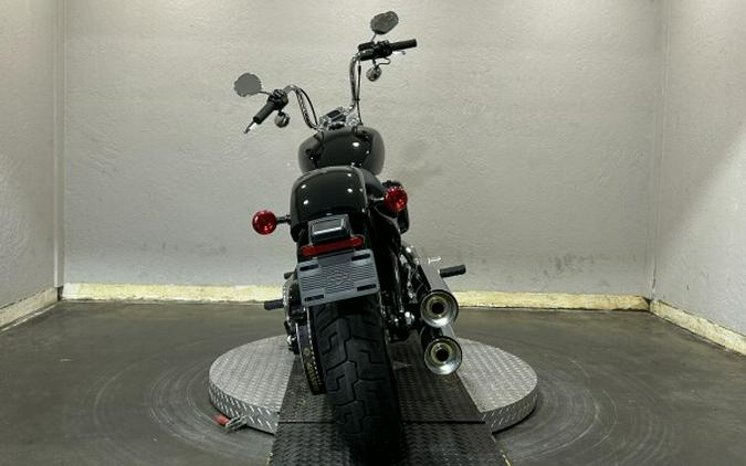 Harley-Davidson Softail Standard 2024 FXST 84472657 VIVID BLACK