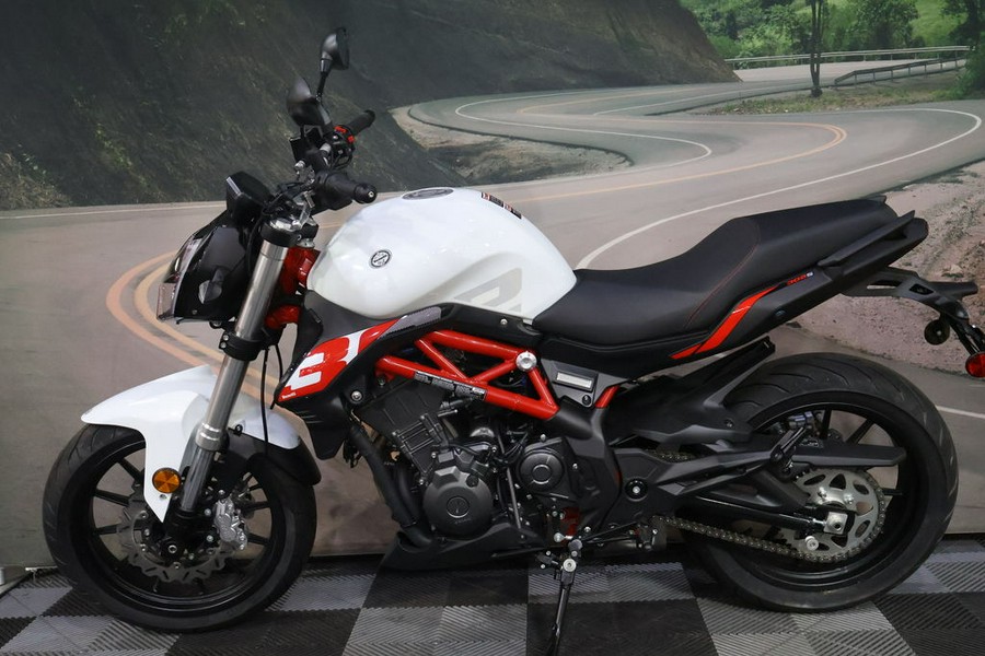 2023 Benelli 302S