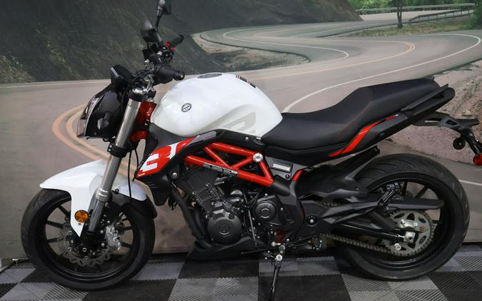 2023 Benelli 302S